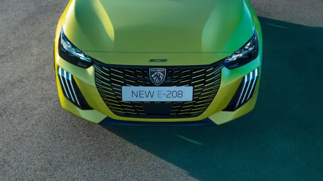 Peugeot 208 capota
