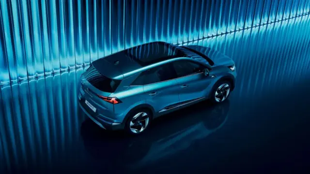 Renault Symbioz deasupra