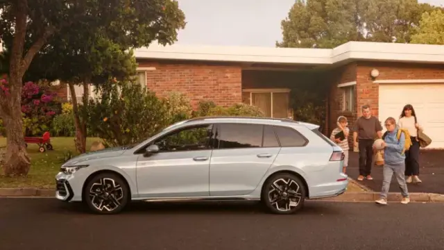 Volkswagen Golf Variant acasa