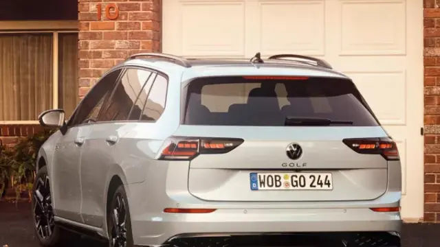 Volkswagen Golf Variant garaj