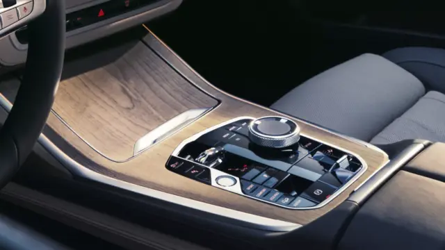 BMW X7 consolă centrală