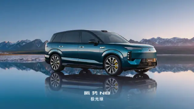 BYD Denza N8 EV lateral 2