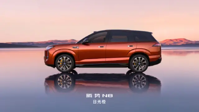 BYD Denza N8 EV portocalie stânga