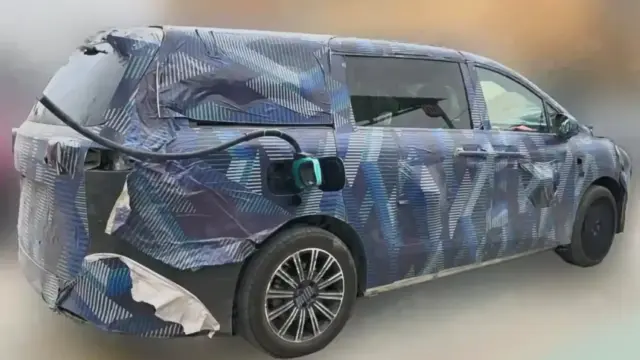 BYD Ocean MPV spion