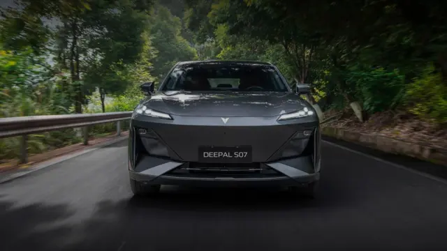 Changan Deepal S07 fașă