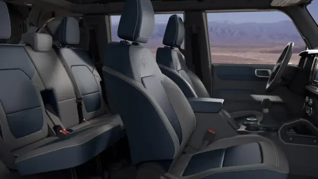Ford Bronco habitaclu