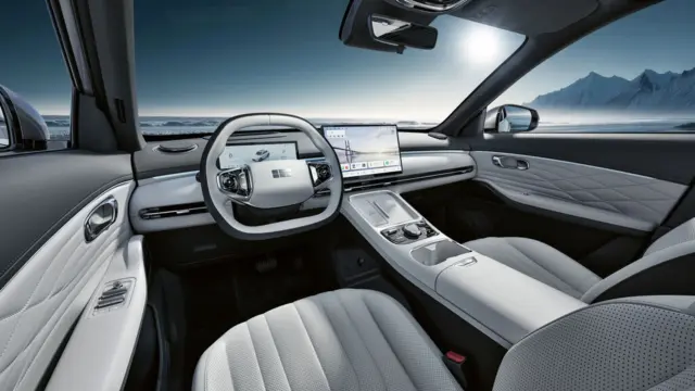 Geely Galaxy Starship 7 EM-i bord