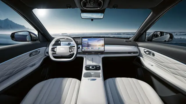 Geely Galaxy Starship 7 EM-i habitaclu