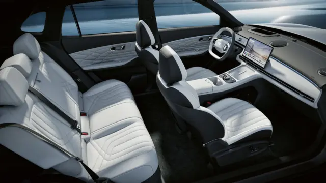 Geely Galaxy Starship 7 EM-i pasageri