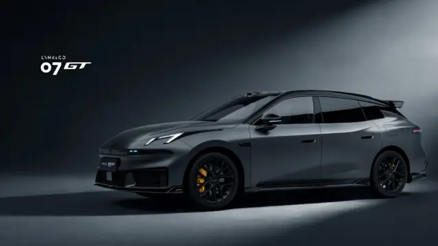 Lynk & Co 07 GT lateral