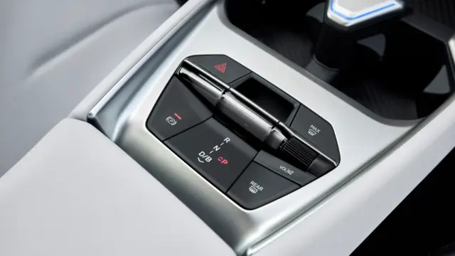 P90657760_highRes_the-new-bmw-i3-50-xd