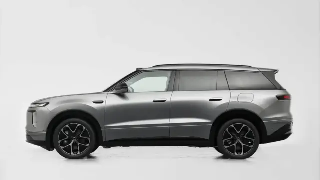 Volkswagen ID ERA 8X lateral