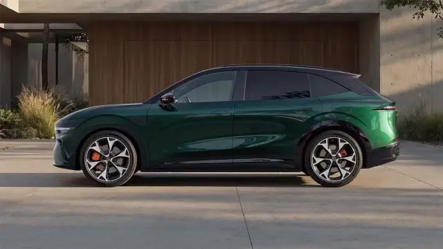 Zeekr X7 lateral